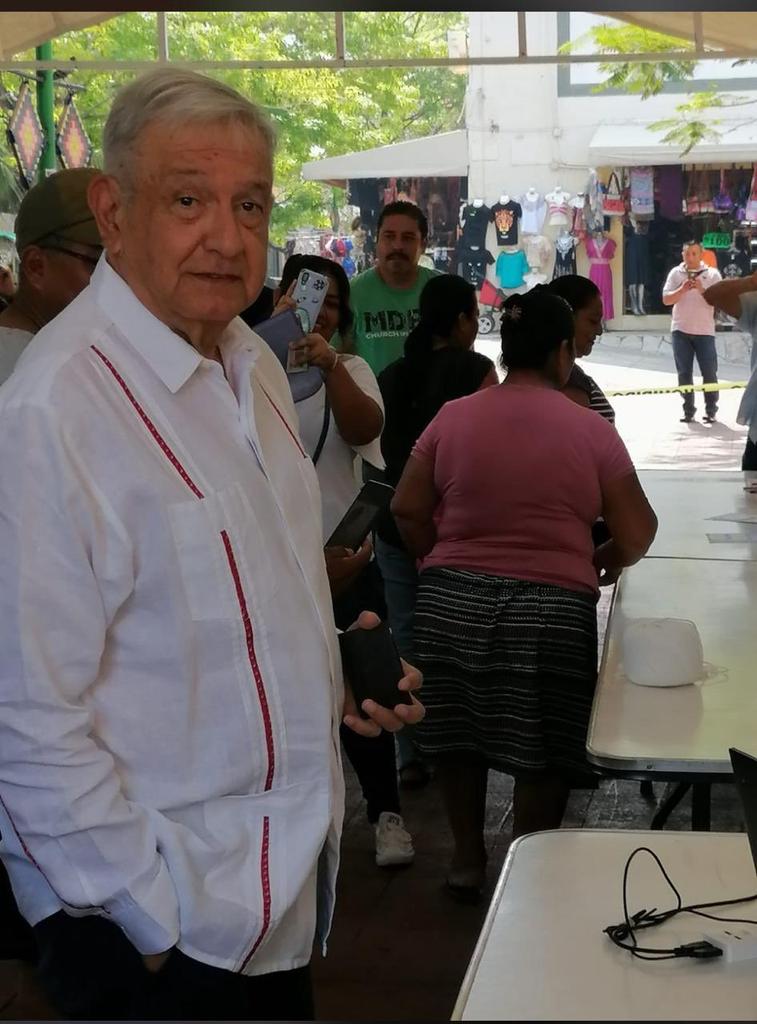 Nunca nos fallaste, hoy votamos históricamente en la primera Elección Judicial en México para elegir a nuestros jueces, magistrados y ministros, gracias a tu iniciativa.

¡Gracias, Andrés Manuel López Obrador!
