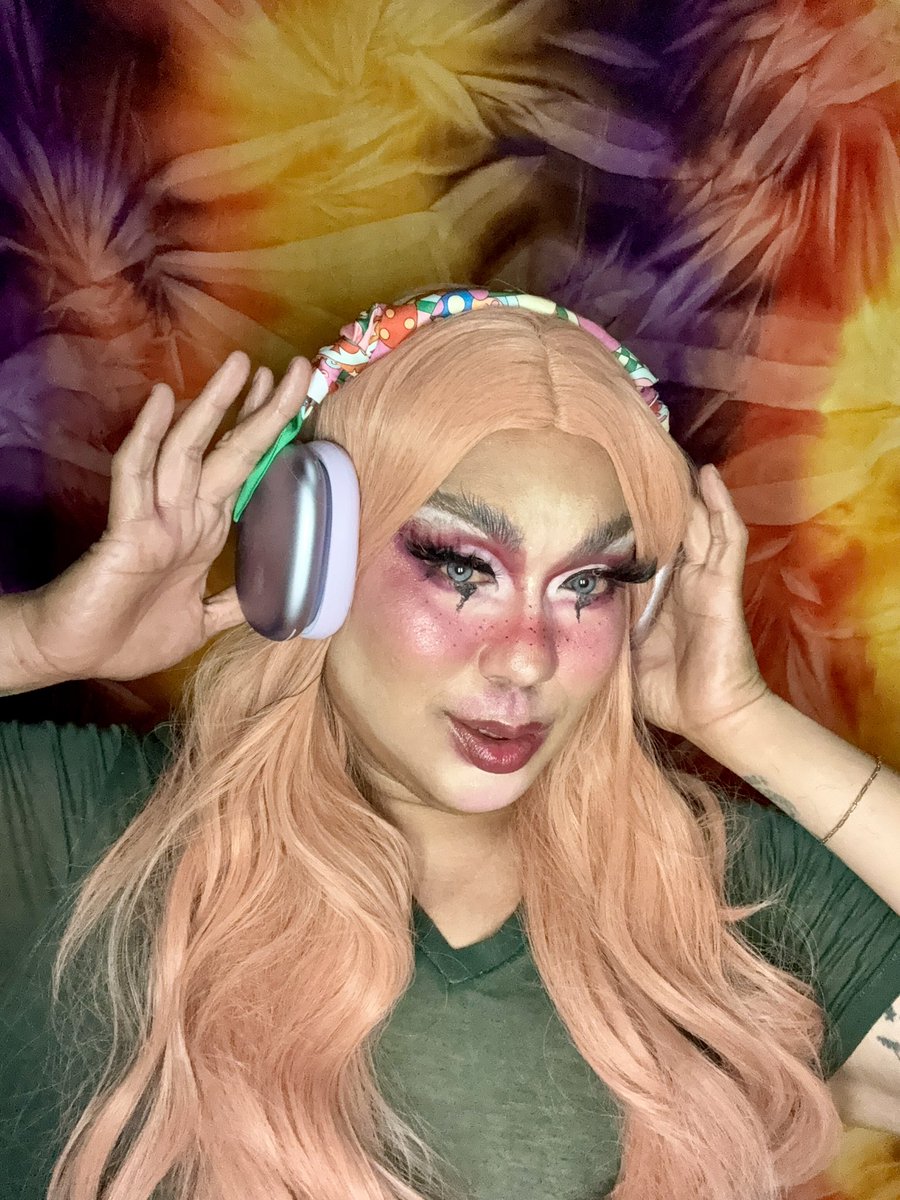 fembaby_08's tweet photo. Catch me on twitch! Eme. 

Missed doing e-girl makeup. U gotta admit it eats. https://t.co/nwF52F2hy9