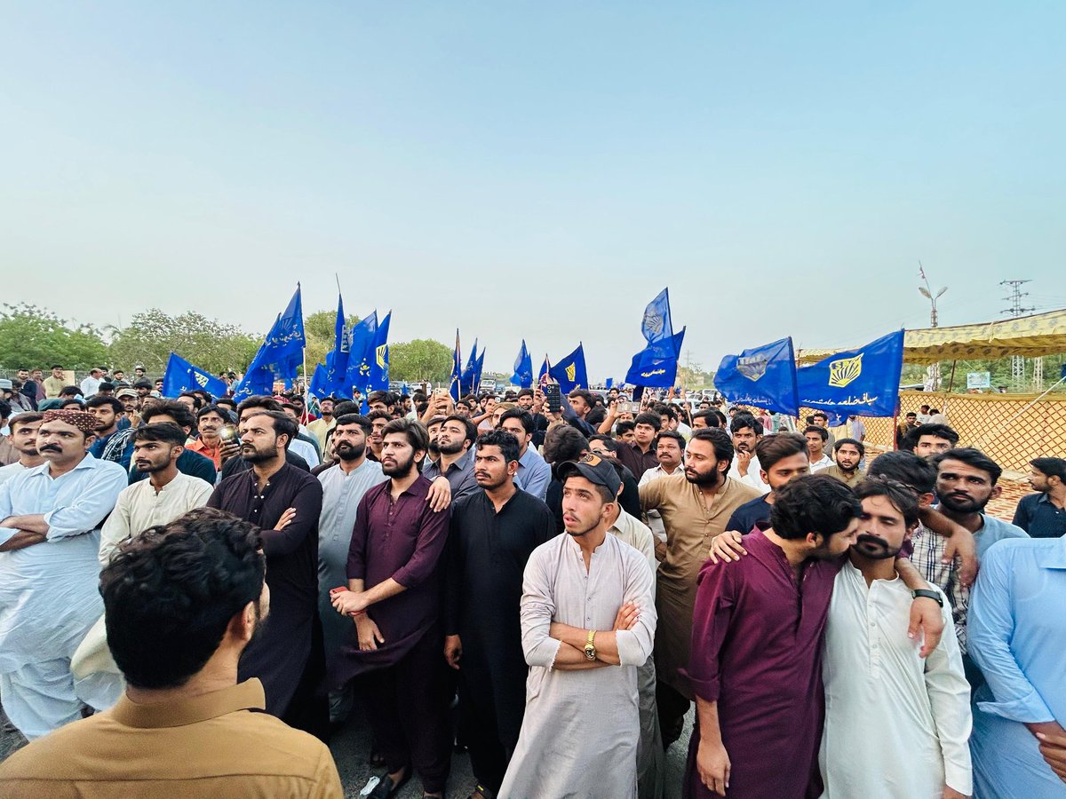 Led a protest of PSF Hyd division in front of Sindh University Jamshoro.
Students of Sindh will not allow anyone to disturb the peaceful environment of Sindh.
Youth of Sindh are striving for the integrity of Pak under the leadership of Chairman <a href="/BBhuttoZardari/">BilawalBhuttoZardari</a> .
 Well done PSF!