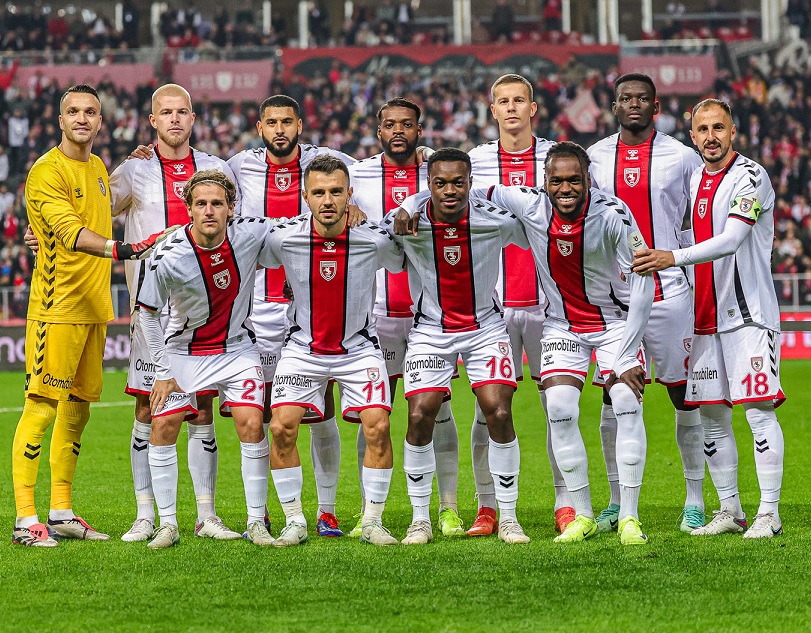 Samsunspor, Süper Lig'i 3. bitirdi. Avrupa Ligi'ne play-off'tan katılacak.