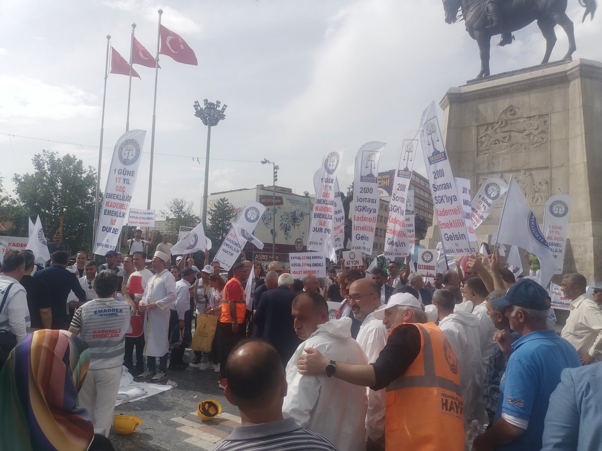 MURAT ÜNLÜ ⚖️ (@munlu184118) on Twitter photo <a href="/b_aslan24/">BÜLENT 24</a> <a href="/UyarmaServisi/">Mustafa ÖZCOŞKUN⚖️✊</a> <a href="/Coskun_Emad/">Coşkun Erol#EMAD ⚖️</a> <a href="/Akyazero/">cahit aykaç emad ⚖️</a> <a href="/sibemol411/">𝙈𝙚𝙝𝙢𝙚𝙩 (𝙎𝙞𝙗𝙚𝙢𝙤𝙡)⚖️</a> <a href="/GokceKebab37166/">Engin kebabci⚖️</a> <a href="/EmadDernegi/">EMEKLİLİKTE ADALET DERNEĞİ ⚖️</a> Dava belli: Kademeli Emeklilik!
Adalet için, hakkımız için buradayız!
#KademeAdaletMücadelesidir
<a href="/EmadDernegi/">EMEKLİLİKTE ADALET DERNEĞİ ⚖️</a> <a href="/b_aslan24/">BÜLENT 24</a> <a href="/UyarmaServisi/">Mustafa ÖZCOŞKUN⚖️✊</a> <a href="/Coskun_Emad/">Coşkun Erol#EMAD ⚖️</a> <a href="/Akyazero/">cahit aykaç emad ⚖️</a> <a href="/sibemol411/">𝙈𝙚𝙝𝙢𝙚𝙩 (𝙎𝙞𝙗𝙚𝙢𝙤𝙡)⚖️</a> <a href="/GokceKebab37166/">Engin kebabci⚖️</a> <a href="/EmadDernegi/">EMEKLİLİKTE ADALET DERNEĞİ ⚖️</a> Dava belli: Kademeli Emeklilik!
Adalet için, hakkımız için buradayız!
#KademeAdaletMücadelesidir
<a href="/EmadDernegi/">EMEKLİLİKTE ADALET DERNEĞİ ⚖️</a>