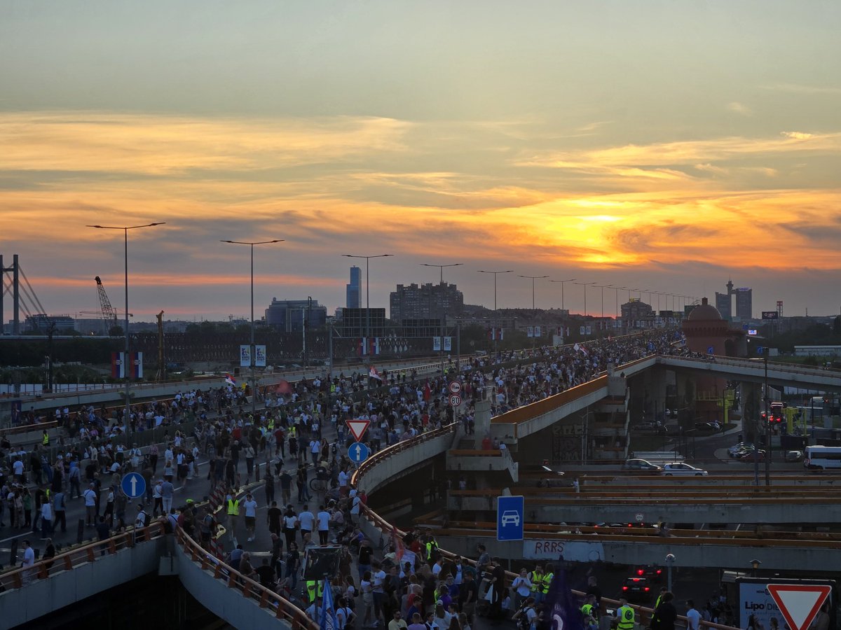 Jel nas prebrojao i jel svirao opet kraj?
Nemoj da je neko spustio tenzije.
Pumpamo do pobede 💪