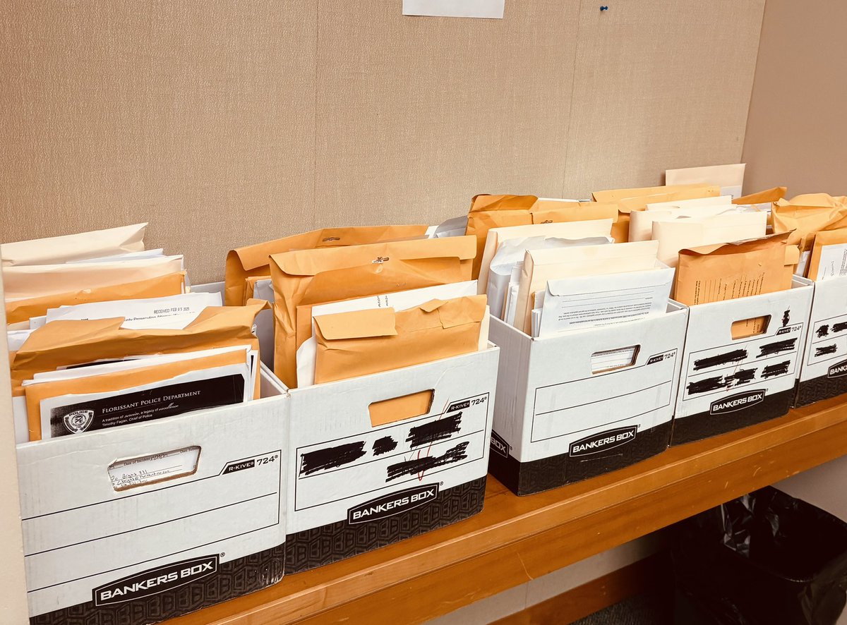 stlcopa's tweet photo. Great group of dedicated staff coming in on the weekend for training and to catch up on backlog of cases!
#dedicated
#stlcopa https://t.co/hWhSQRKqkY
