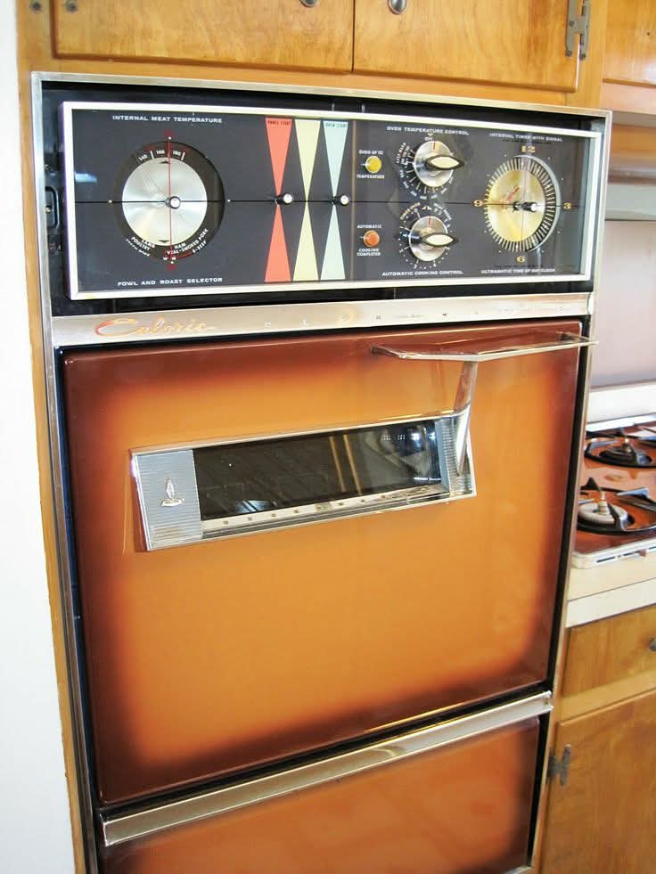 First thing that's pops in your head? Hmm 😒 🤔?¿