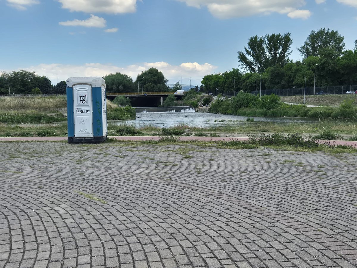 Погледнете што ставила градоначалничката Данела. Пу арам да и е!