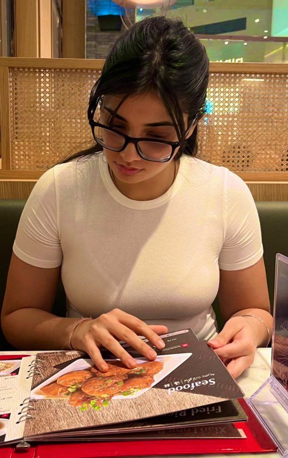 GsYI5yCXwAAC3eG?format=jpg&name=900x900