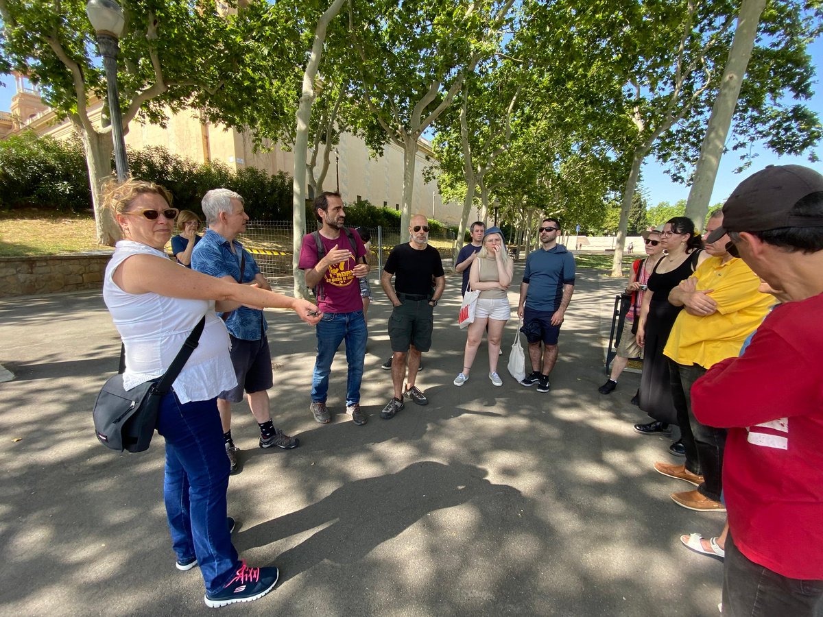 Avui l'<a href="/ateneuhosta/">Ateneu Hostafrancs</a> i l'<a href="/engranatge/">Ateneu l'Engranatge</a> hem gaudit d'una excursió amb ruta històrica per la muntanya i el cementiri de Montjuïc #FemAteneu #FemHostafrancs