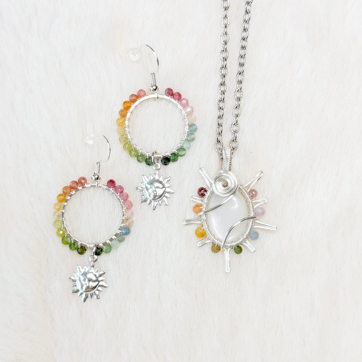 alexapaniccia_'s tweet photo. ANOTHER COLLAB WITH @mildhippie 🌈🥹 and it’s gonna be so good! 

This collab collection will drop in her website this Friday 6/6 @  8pm EST time! https://t.co/R8mznk0kN3