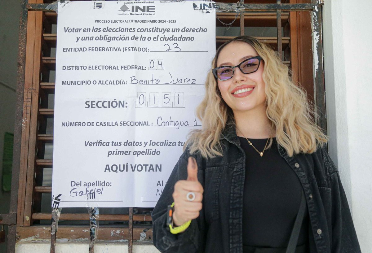 MovLaboristaQR's tweet photo. Hoy cumplí con mi deber ciudadano. 🗳️ Acudí a votar en la elección de jueces y magistrados en Quintana Roo. ¡Participar fortalece nuestra democracia!

#VotoCiudadano #QuintanaRoo #JusticiaDemocrática https://t.co/vphzGnQ69F