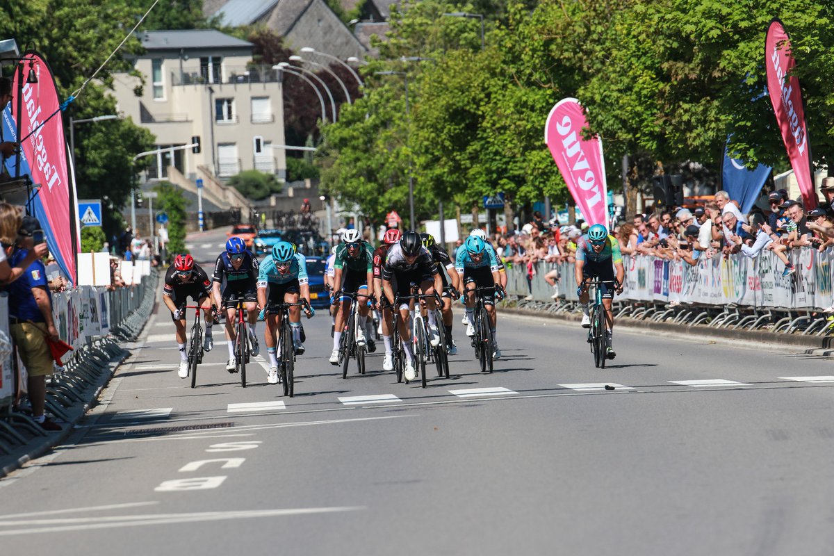 Sergio Trueba <a href="/Sergio_TruebaC/">Sergio Trueba</a> aprovecha su punta de velocidad para concluir 5º en la última etapa de la Fleche du Sud. 

🌪️ Ricard Fitó -que terminó 15º en meta- concluye como el mejor de los nuestros en la general con una notable 28ª plaza.

#FlecheDuSud