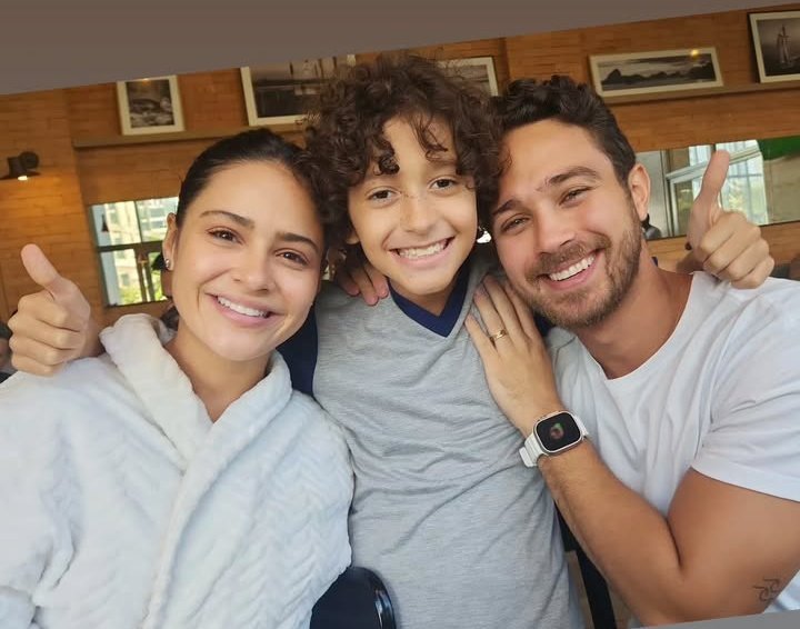 Terminaram as gravações do piloto do "dorama da globo" escrito por Walcyr Carrasco e protagonizado por André Luiz Frambach e Giullia Buscaccio.
A Globo avaliará para dar sinal verde para a produção continuar. Giulia e André gravaram hoje as últimas cenas.