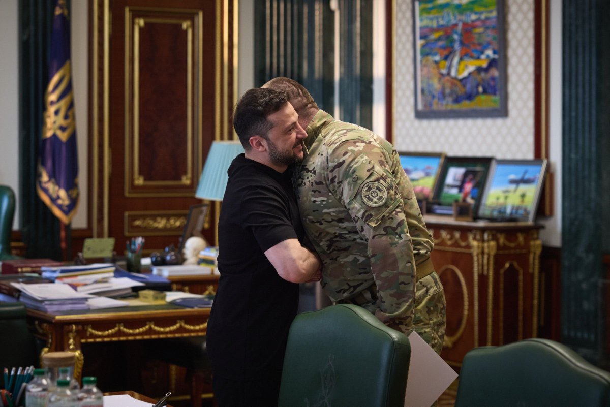 🔴 Zelenskyy thanks the head of SSU for massive Ukrainian attack operation targeting Russian air bases: "A result achieved solely by Ukraine. (...) Ukraine is defending itself, and rightly so – we are doing everything to make Russia feel the need to end this war."