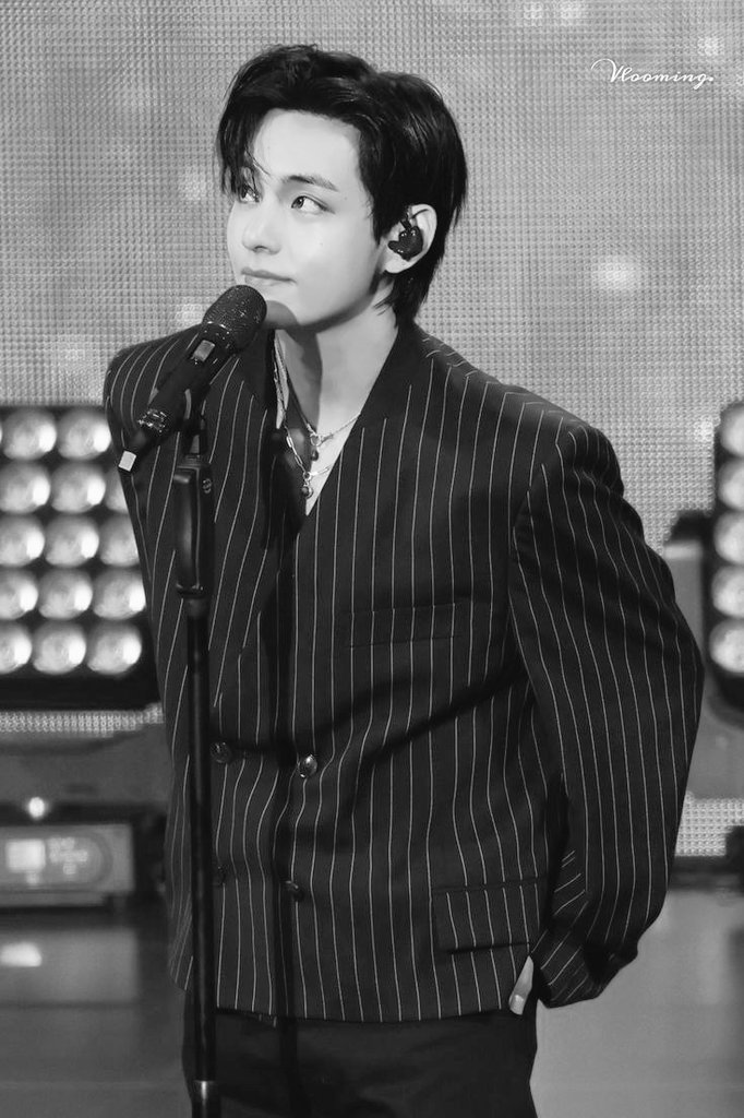 Functional harmony is the way in which chords are organized and related in a piece of music.
Harmony ensures balance between notes, generating sounds that awaken feelings and auditory sensations in the listener.

HAPPY 12 YEARS WITH V
#12YearsWithTaehyung