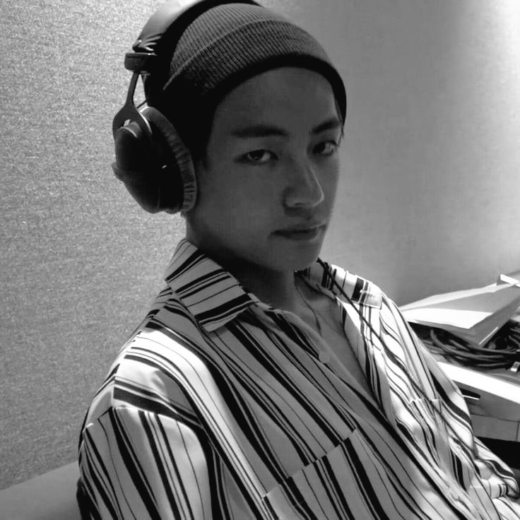 “Relative pitch” is a more common ability than absolute pitch, which allows us to perceive relationships between notes and understand harmonic progressions based on a reference. People with relative pitch identify structural patterns in sounds, regardless of their complexity.