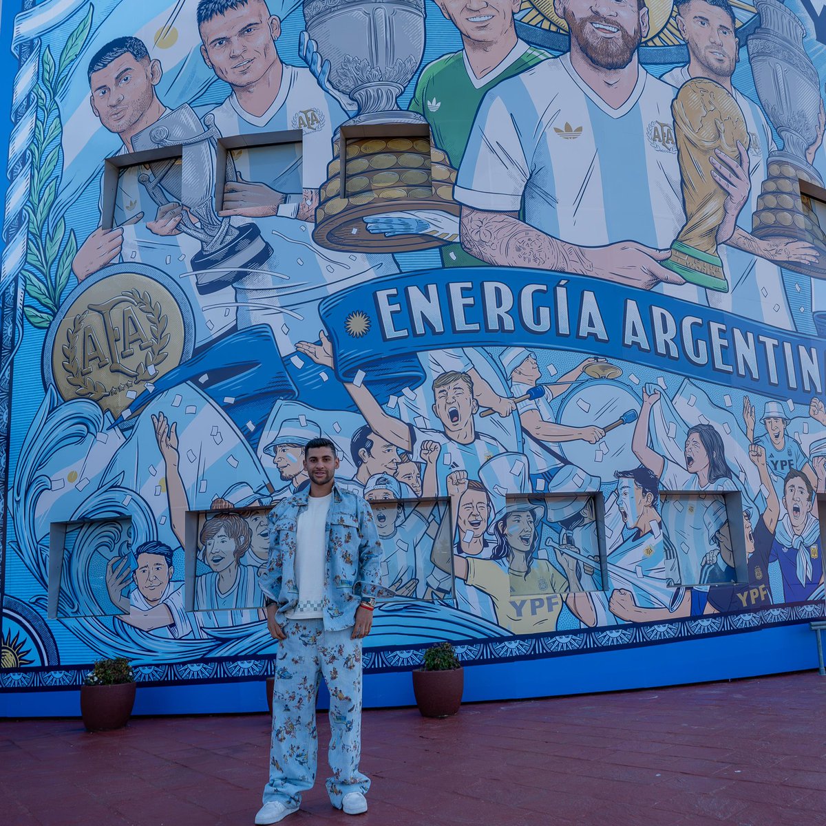 CutiRomero2's tweet photo. Que lindo estar de nuevo en casa @Argentina 💙🤍 https://t.co/ehycXiisKp