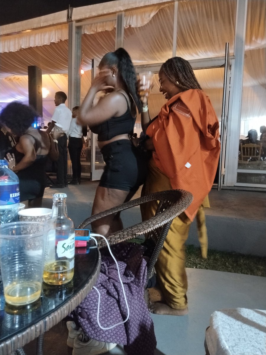 Warembo ni wengi huku nje, shauri yako kama ulioa mapema.