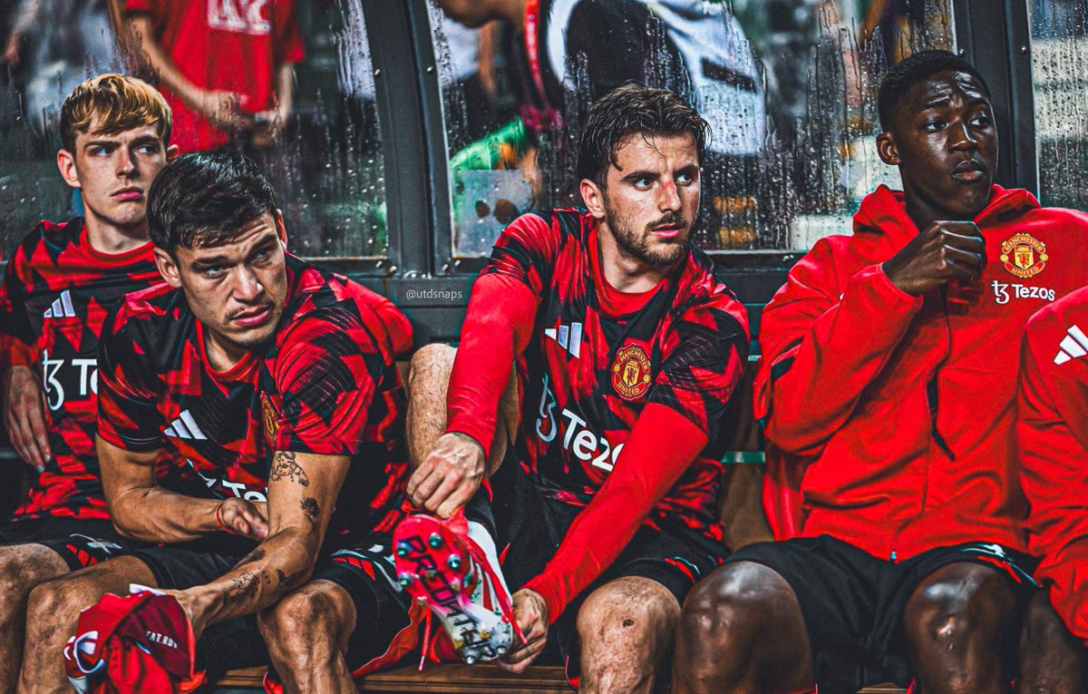 🚨🚨🚨No Manchester United fan should have less than 1k followers. 

Drop your handles and follow anyone that likes your comment. 

Repost 🔁
Follow me ❤️

Let's connect ❤️