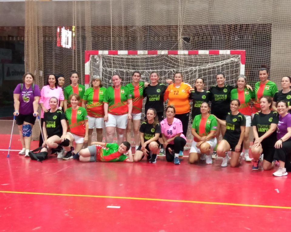 CB_ChapelaWeb's tweet image. Segundo torneo do noso equipo de veteranas. Desta vez na Cañiza, e agora cun segundo posto como premio. Moi ben feito equipo!!!! 
#imoschapela #vermelloeverde