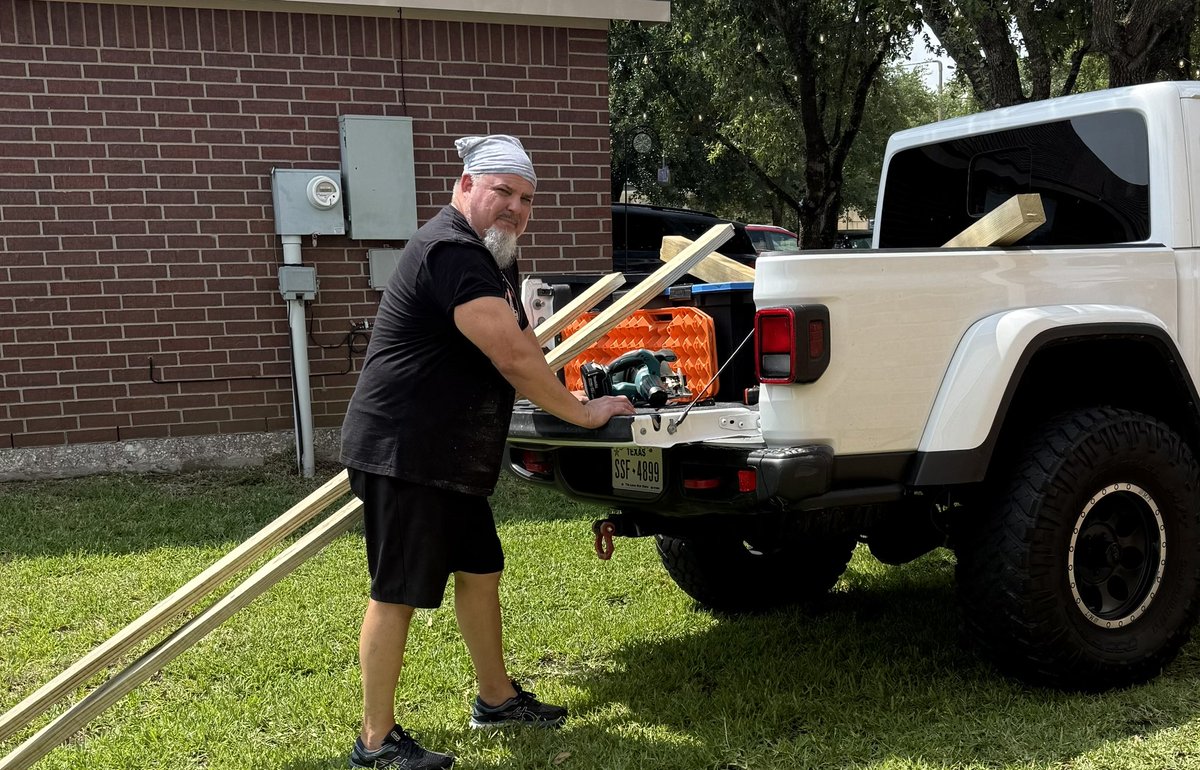 JohnsJeepGarage's tweet photo. I was assigned a project before any Jeep activity was allowed today.🥲
From napkin to Home Depot to completion it took 3 hours.
#GarageDad #ProjectDad https://t.co/pqC6JYg922
