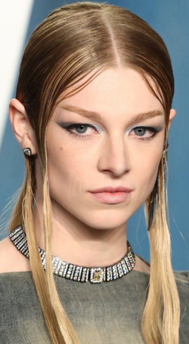 motherfuckers will show this picture of Hunter and continue to say “she can’t play Zelda because she was born a man” LIKE BITCH?? LOOK AT WHAT U JUST POSTED