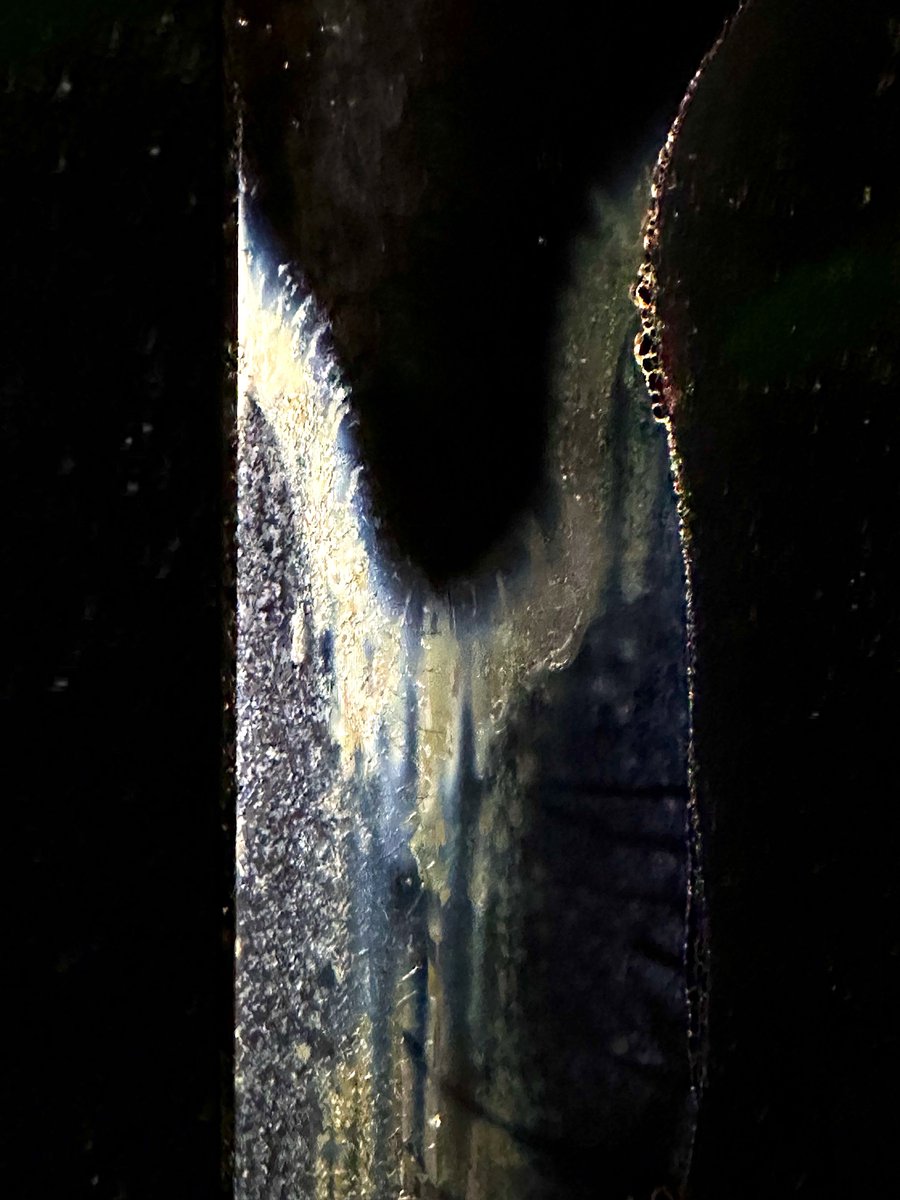 LOWREZ151 (of 201)

5 editions @ 3XTZ <a href="/objktcom/">objkt.com</a>

I am a professional refurbisher, and I make art using broken computers. This is a series of 201 NFTs released over 201 days, comprised of unpublished images spanning more than a decade of exploration.

Using defects as filters to