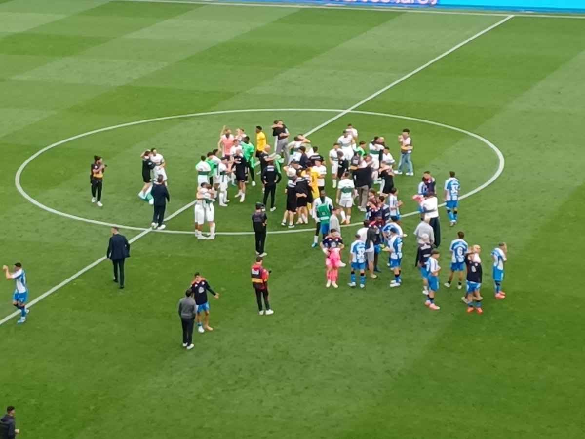 AGR_CH's tweet photo. Y unos se van a Primera @elchecf y otros cierran la temporada del regreso a la Segunda de la  @LaLiga  el @RCDeportivo https://t.co/x4IdNxHYdy