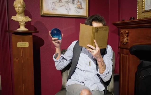 locurio's tweet photo. You’ve heard whispers of a mysterious book collector known only as Jak. It’s rumoured that he is seeking adventurous souls to retrieve something he lost in his hidden library.

It’s time to get lost in a good book in The Storykeeper Escape Room, only at Locurio! https://t.co/SJRXpz4Ghz