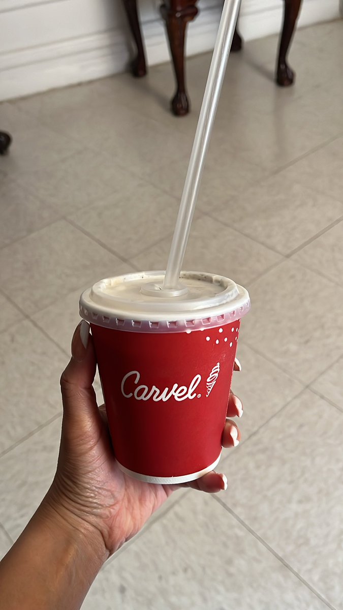 Apparently this is a small now ……… this looks like a baby cup!!! 🫠🫠🫠