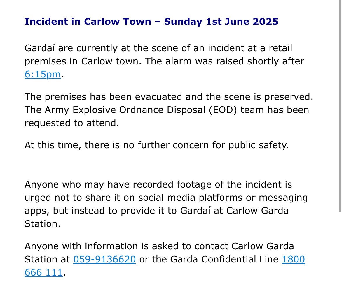 🚨 BREAKING 

Shooting at a shopping center in Carlow, Ireland. 

Suspect apparently shot dead. 

Army bomb disposal unit on the way. 

Nothing on the identity of the suspect yet.