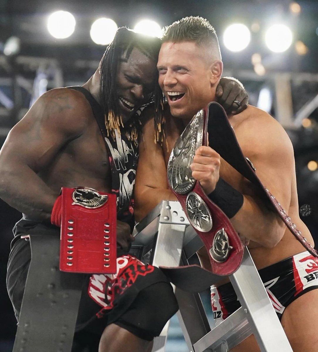 LuigiWrestling's tweet image. The Miz, en Instagram tras la marcha de R-Truth de WWE: &quot;Formar Awesome Truth contigo fue una de las etapas más especiales de mi carrera. Creamos caos, hicimos magia y nos divertimos muchísimo en el ring. 

Nadie me hizo reír tanto como tú. Tenías una habilidad increíble para…