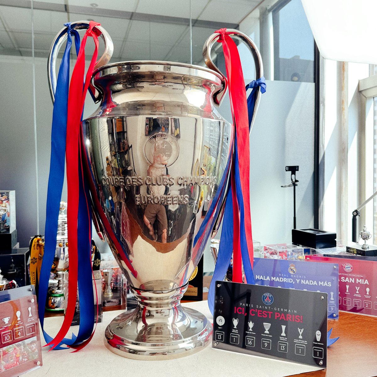 kilibuy's tweet photo. 📷 Congrats Paris Saint-Germain!
First-ever Champions League title!
33cm/45cm/77cm trophies engraved
2024-25 PARIS SAINT-GERMAIN 📷📷 https://t.co/icaG48i0Eq