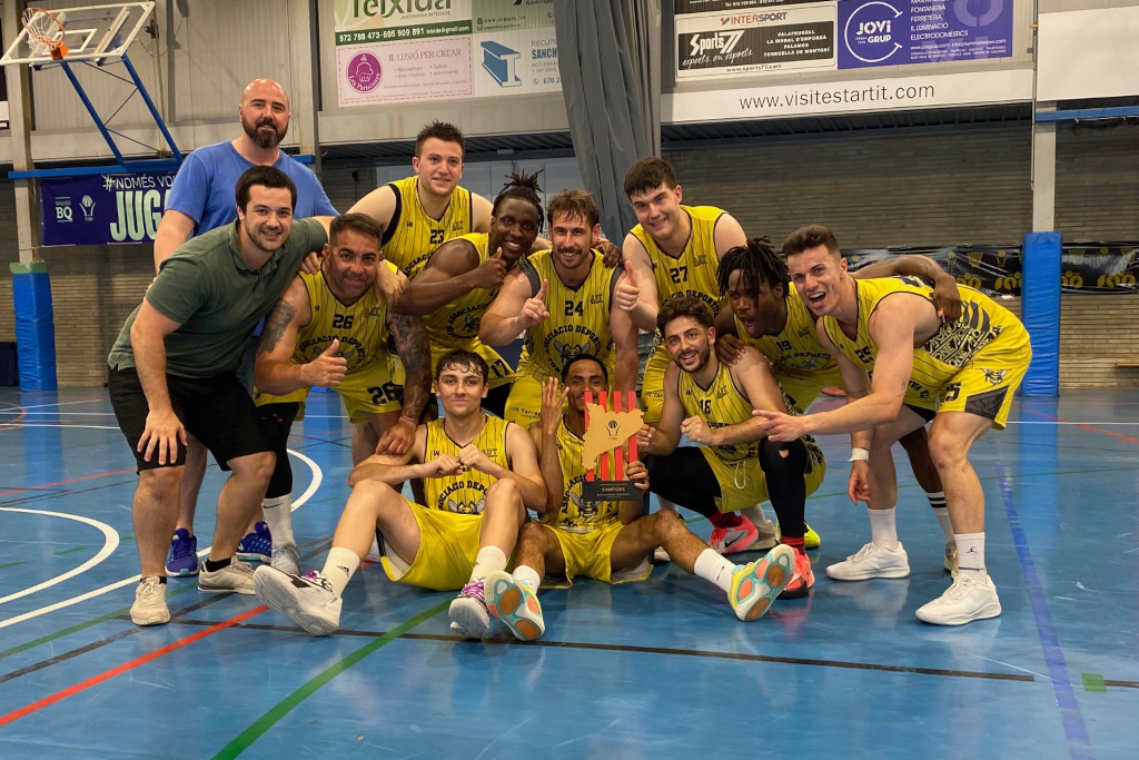 🏆 L'<a href="/ADTorreforta/">AD Torreforta</a> CAMPIONS de Catalunya 1a Territorial Sènior Masculí a #TorroelladeMontgrí en derrotar l'<a href="/COLLBLANCAEC/">AEC COLLBLANC</a> B (60-51), mentre que el <a href="/CNTarrega/">Club Natació Tàrrega</a> acaba tercer en desfer-se del <a href="/BC__Torroella/">Bàsquet Club Torroella</a> (66-67). Felicitats!

📊 basquetcatala.cat/competicions/r…
▶️ basquetcatala.cat/noticies/11351