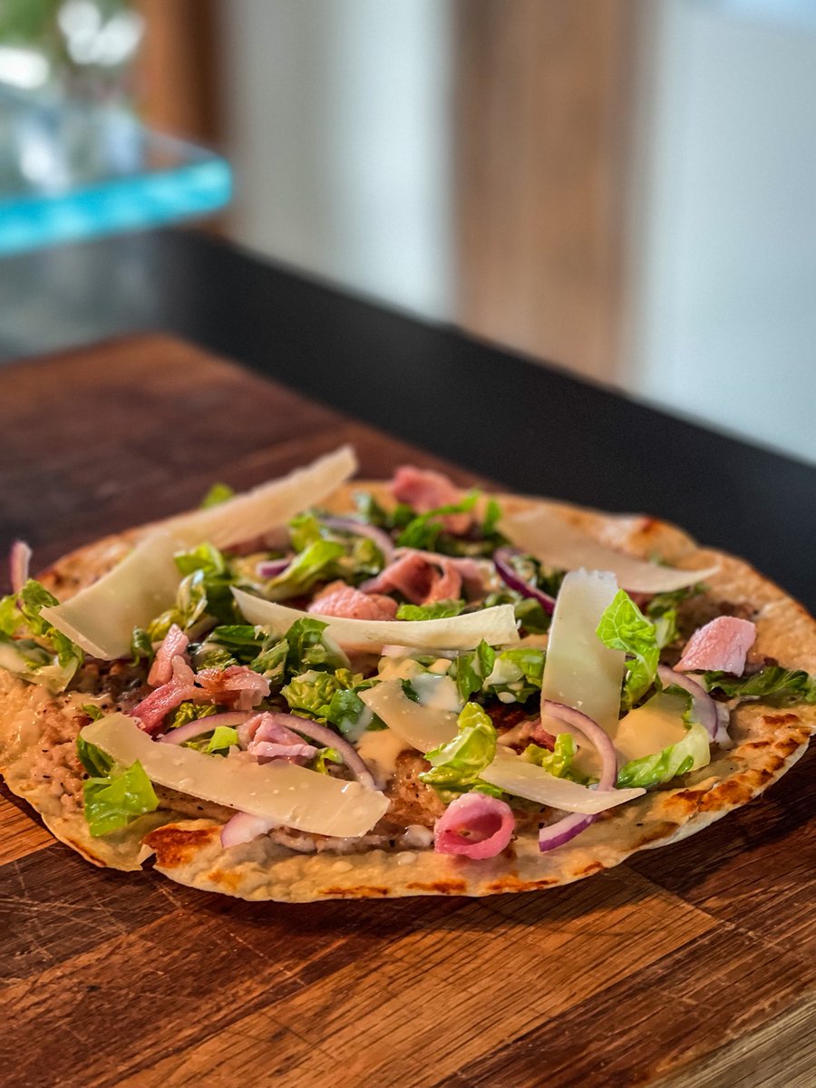 _sarahdavies's tweet photo. This smashed chicken Caesar taco is so simple & quick but super tasty!! 518 calories, 42g P, 35g C, 21g fat - highly recommend! ✌🏼 #whatscooking #tasty #simplerecipe https://t.co/wwTWwfSKQW
