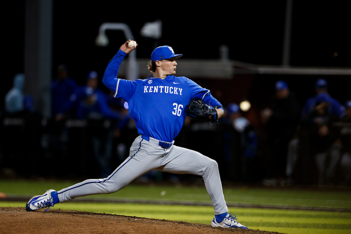 M6 | <a href="/NateHarris1515/">Nate Harris</a> has given us exactly what we needed. Career-highs in pitches and strikeouts for the true freshman. 

6 IP, 6 H, 3 R, 4 BB, 7 K