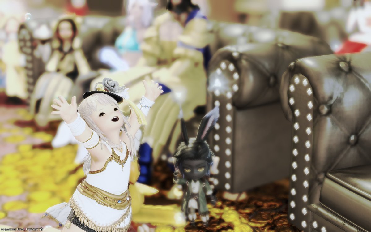 ff14monumomo's tweet photo. Make It Rain Glamour Contest(#PhoenixServer)にいってきました。このイベントはmake it rainがテーマのミラプリコンテストです。参加者さんたちは派手で贅沢なミラプリを代わる代わる披露してくれました。開催地はファッションの発信地パリやロンドンがあるEUDC。高級な社交場でリッチなひとときです https://t.co/IA46j0MqV0