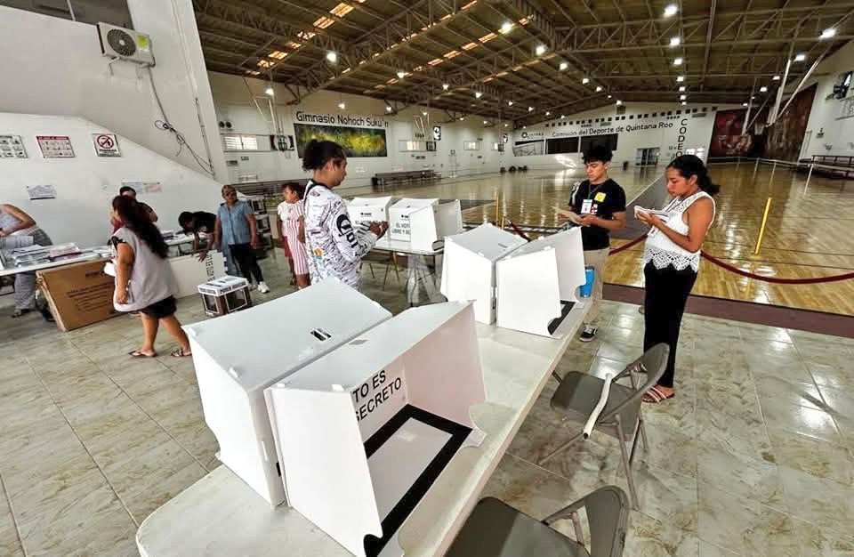 Que les parece que vamos poniendo en ese hilo fotos de la elección “súper concurrida” 😂 del día de hoy. 

Empiezo yo:
Quintana Roo
#YoNoVoto