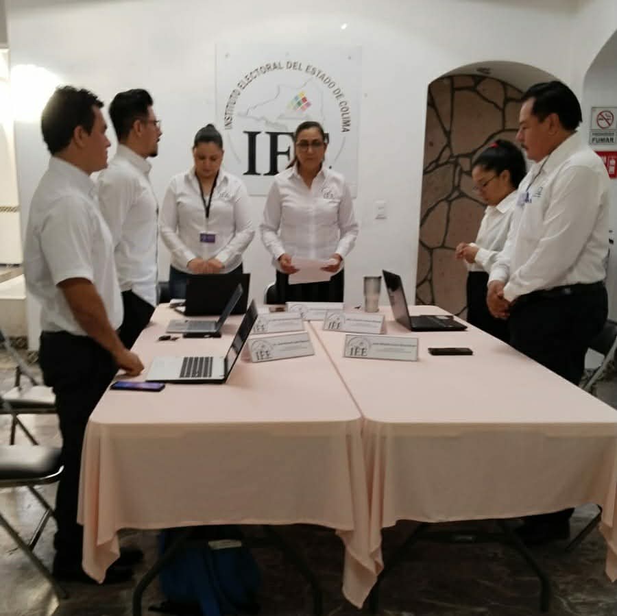 ¡Quienes integramos el #CME Tecomán del <a href="/IEECOLIMA/">IEE Colima</a> nos instalamos en sesión permanente para la jornada electoral! 

#HOY es un gran día, con tu VOTO decidirás el futuro del #PoderJudicial federal y estatal
😃 Te esperamos en tu casilla seccional 🗳️

Hoy #01deJunio, ¡¡VOTA!!