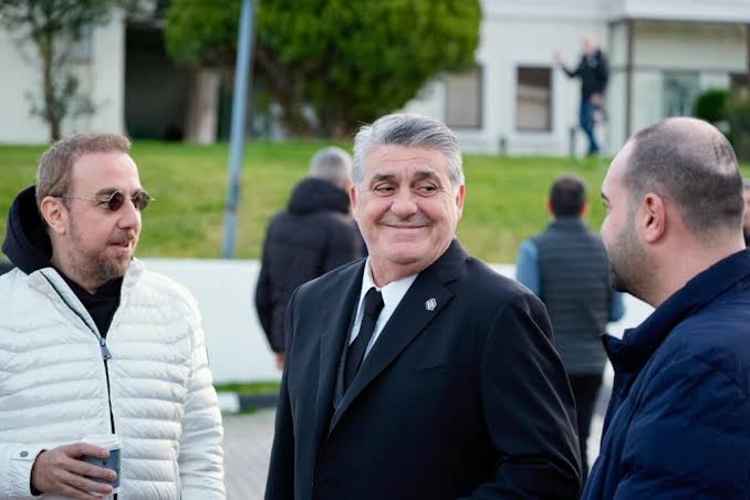 ❌ 2 bek 2 kanat 1 santrafor sözü 
❌ Bankalar birliğini kapatma sözü 
❌ Avrupada tur atlama
❌ Türkiye Kupası
❌ Ligde 3. lük 
❌ Yabancı hakem talebi
❌ İlk 11'e transfer 
❌ Teknik direktör seçimi 
Başardığı tek vaadi yok ama Beşiktaşın gayrimenkulleri için tam yetki istiyor