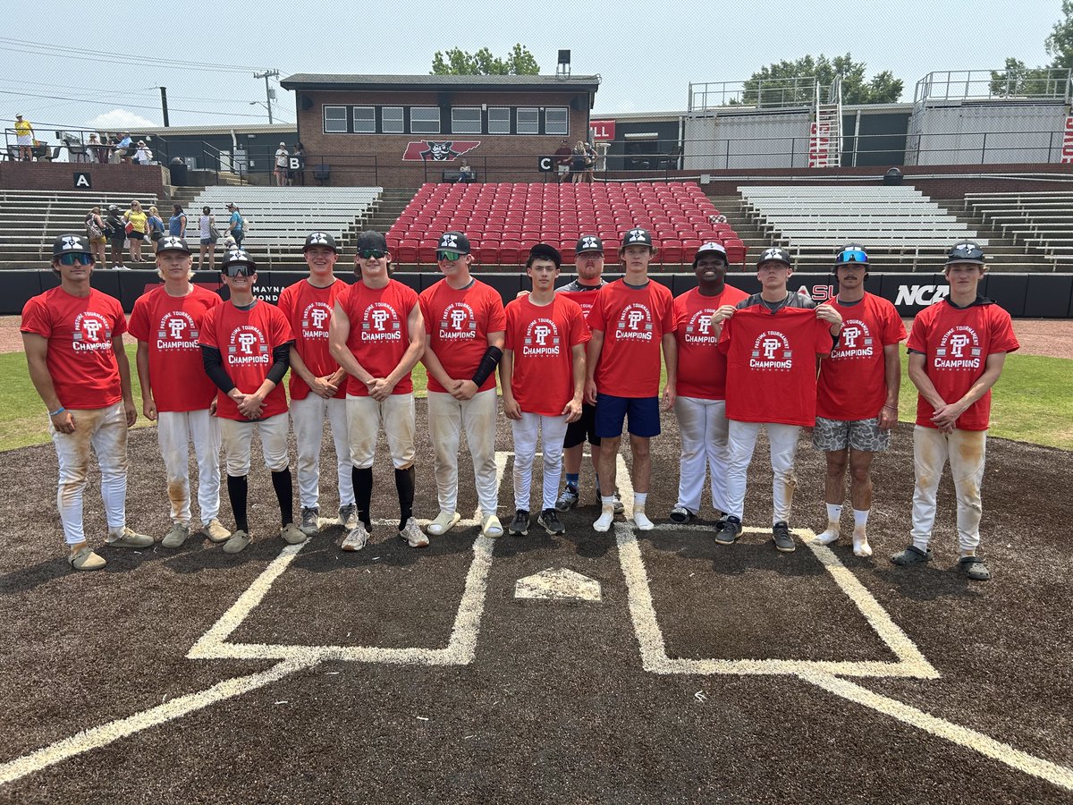 PastimeBaseball's tweet photo. eXposure Tri Star gets the championship 🏆 https://t.co/9Iiip7tg1Z