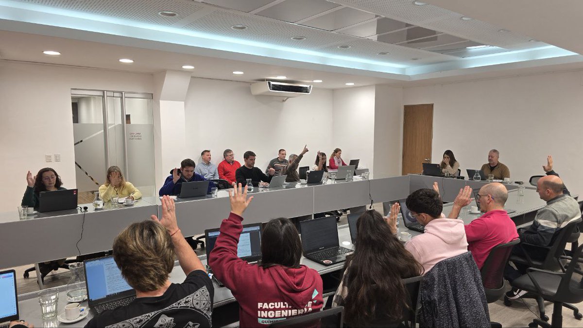📢 ¡La EIS apuesta al futuro!

El Consejo Directivo de la #FIQUNL aprobó el proyecto del Plan de Estudios 2025 de la nueva Especialidad Técnico en Programación.👨‍💻

Leé más en 👉 bit.ly/3ZbhpKF

#EISUNL #UNLitoral #EducaciónTécnica #FormaciónProfesional