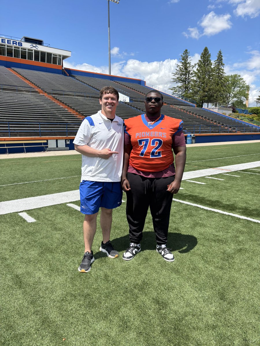 QwaMaine “Q” Spivery Jr (@qwamainejr) on Twitter photo Had an great Jr Day visit <a href="/UWPlattFootball/">UW-Platteville Football</a>. Thank you <a href="/Allenbt29/">Brent Allen</a> and <a href="/Ryan_Munz/">Ryan Munz</a> for the invite.<a href="/CoachBacon98/">Tyler Bacon</a> <a href="/CoachQuedenfeld/">Coach Quedenfeld</a> <a href="/BrotherRiceFB/">Brother Rice Football</a>
<a href="/A1_coach/">Coach Lacy</a>
<a href="/LSC_Sports/">LEGACY SPORTS</a>
<a href="/CoachCano/">ONEighty Athletics</a>
<a href="/EDGYTIM/">Timothy “EDGYTIM” OHalloran</a> Had an great Jr Day visit <a href="/UWPlattFootball/">UW-Platteville Football</a>. Thank you <a href="/Allenbt29/">Brent Allen</a> and <a href="/Ryan_Munz/">Ryan Munz</a> for the invite.<a href="/CoachBacon98/">Tyler Bacon</a> <a href="/CoachQuedenfeld/">Coach Quedenfeld</a> <a href="/BrotherRiceFB/">Brother Rice Football</a>
<a href="/A1_coach/">Coach Lacy</a>
<a href="/LSC_Sports/">LEGACY SPORTS</a>
<a href="/CoachCano/">ONEighty Athletics</a>
<a href="/EDGYTIM/">Timothy “EDGYTIM” OHalloran</a>