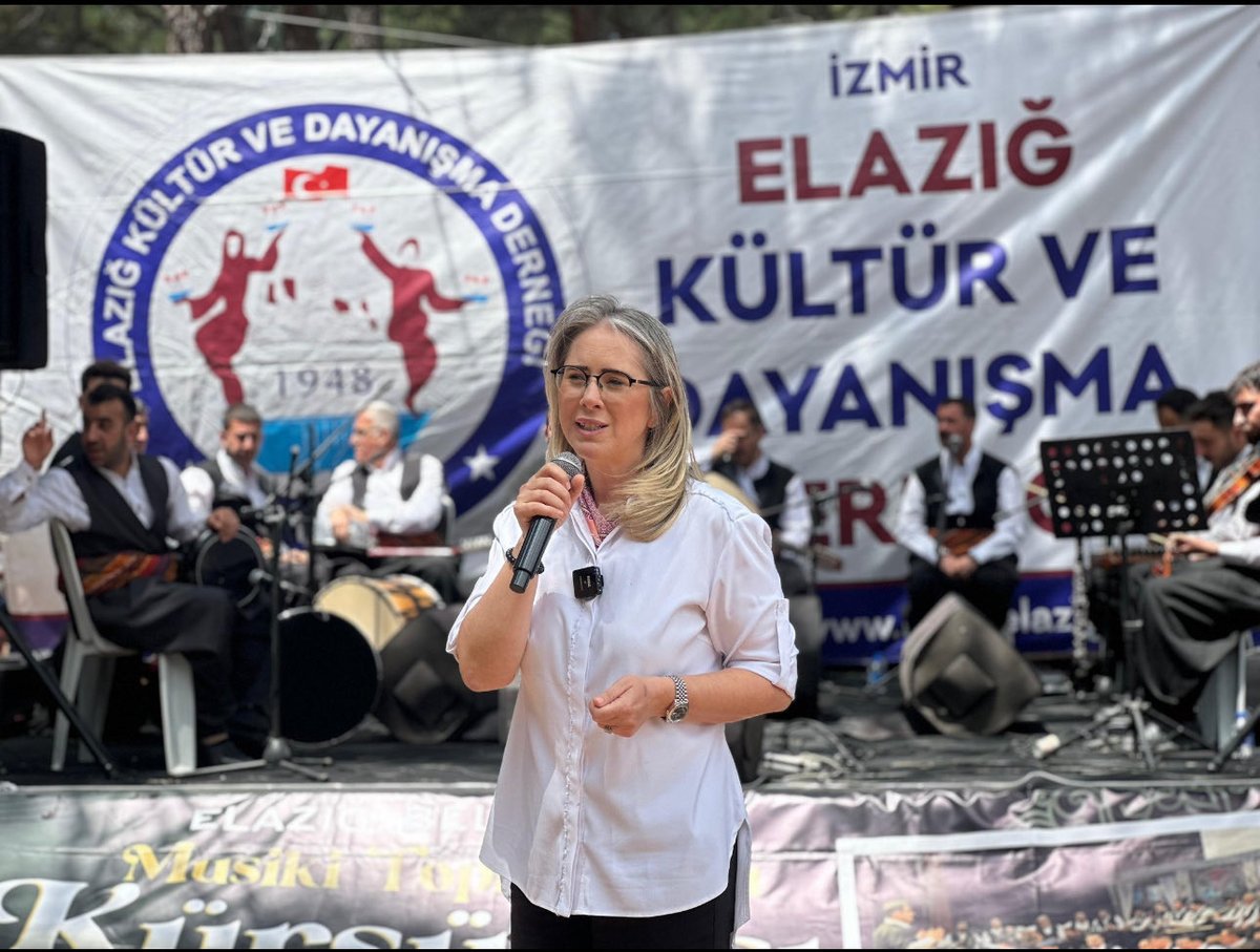 Kıymetli Milletvekilimiz Sayın Ceyda Bölünmez Çankırı ile İzmir Elazığ Kültür ve Dayanışma Derneğimizin düzenlediği 28. Peynirli Ekmek Şöleni’nde Elazığlı hemşehrilerimizle bir araya geldik.
Misafirperverliklerine çok teşekkür ederiz.