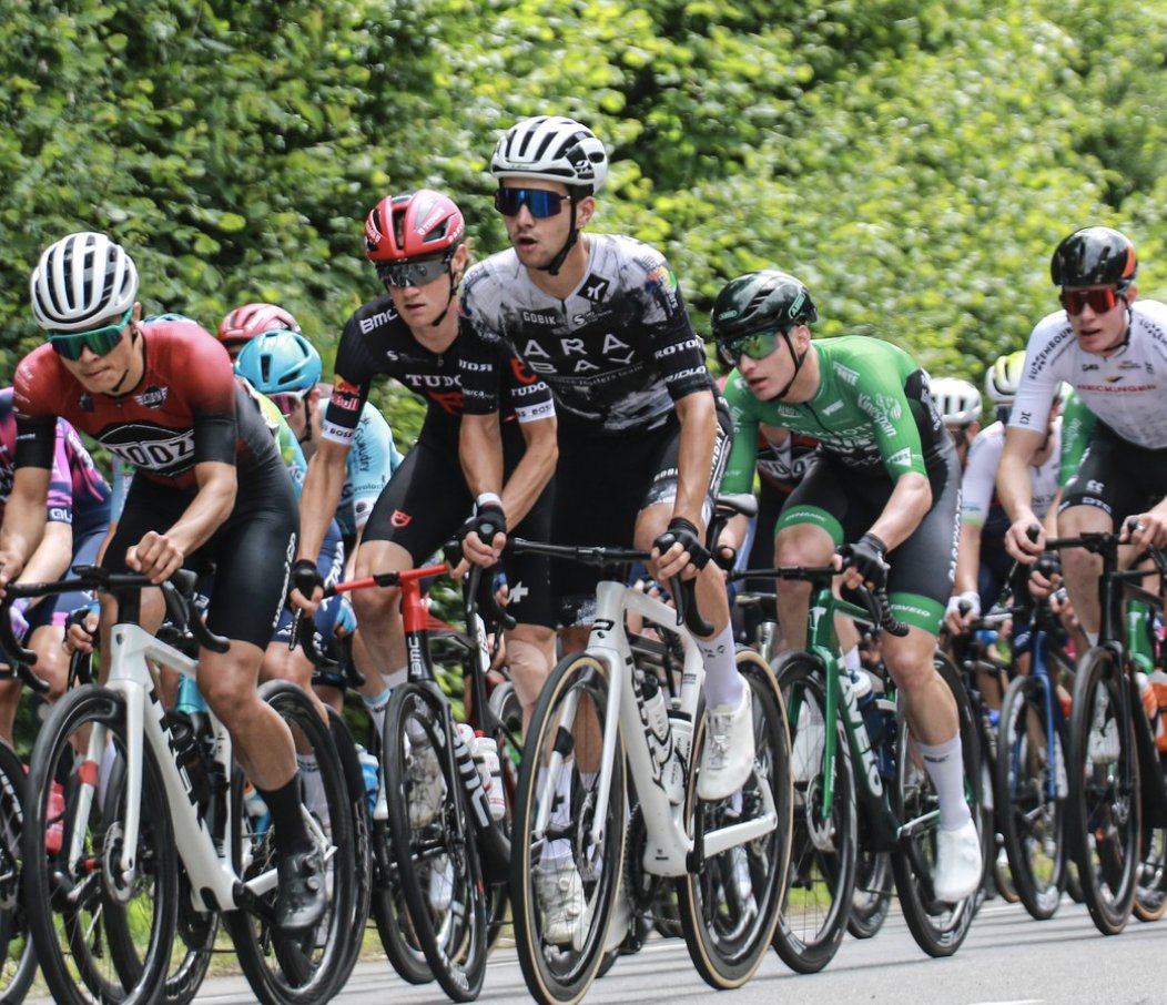 Sergio Trueba <a href="/Sergio_TruebaC/">Sergio Trueba</a> y Álvaro Sagrado <a href="/asagrado/">Álvaro Sagrado Pérez</a> brillan en la 74ª Fleche du Sud. 

👏 El Illes Balears - Arabay volvió a ser protagonista en las fugas y en los sprints de la cita luxemburguesa. 

📎 Crónica, declaraciones y más: arabay.team/sergio-trueba-…