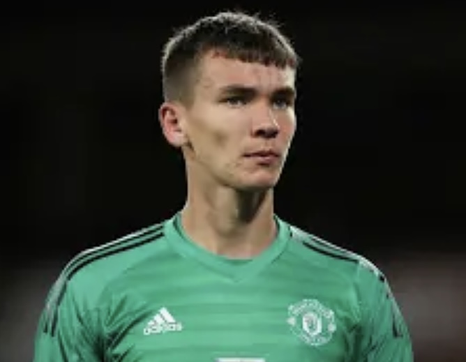 JimRatcliffeIn's tweet image. Ten Hag signing Flekken as new goalkeeper, can see Kovar not too happy and United have a buy back option. Cheap option as a new young goalkeeper to rival Onana and take the no1 spot!