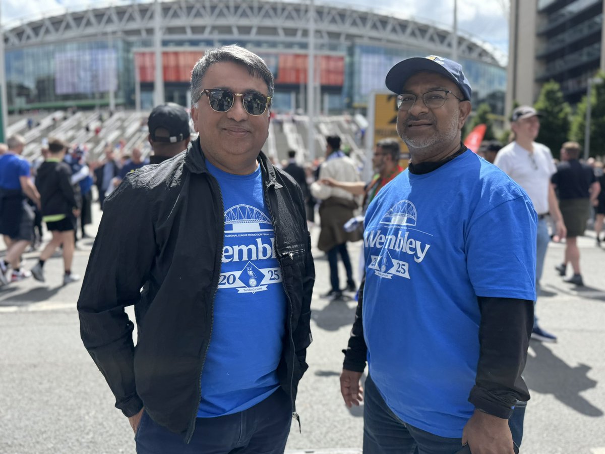A massive congratulations to #FrankRothwell &amp; the <a href="/OfficialOAFC/">(P) Oldham Athletic</a> family on the amazing win <a href="/wembleystadium/">Wembley Stadium</a> so glad myself &amp; <a href="/muzahidukhan/">Muzahid Khan MBE DL</a> were there to enjoy historic victory 👏👏👏#OldhamToWembley2025 #IToldEmOldham #LoveOldham #OldhamPresident #OAFC #OldhamHour  #Banglatics