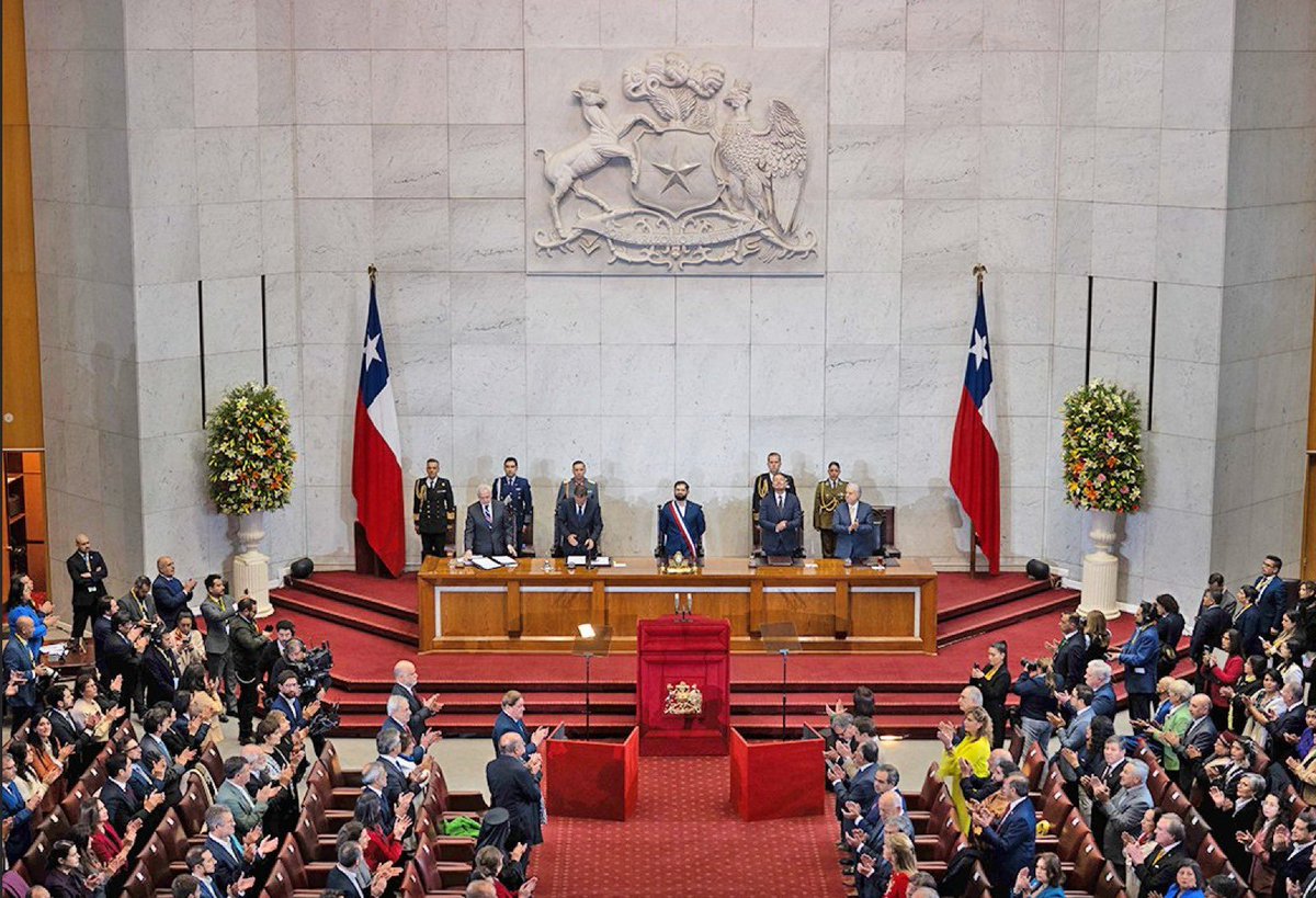 🇨🇱 El Pdte Boric lidera un Gobierno que ha recuperado gobernabilidad con diálogo social y hechos concretos: 40 hrs, alza del sueldo mínimo, reforma de pensiones, inversión pública, seguridad ciudadana y Comisión para la Paz #CuentaPublica2025 [1/5]
