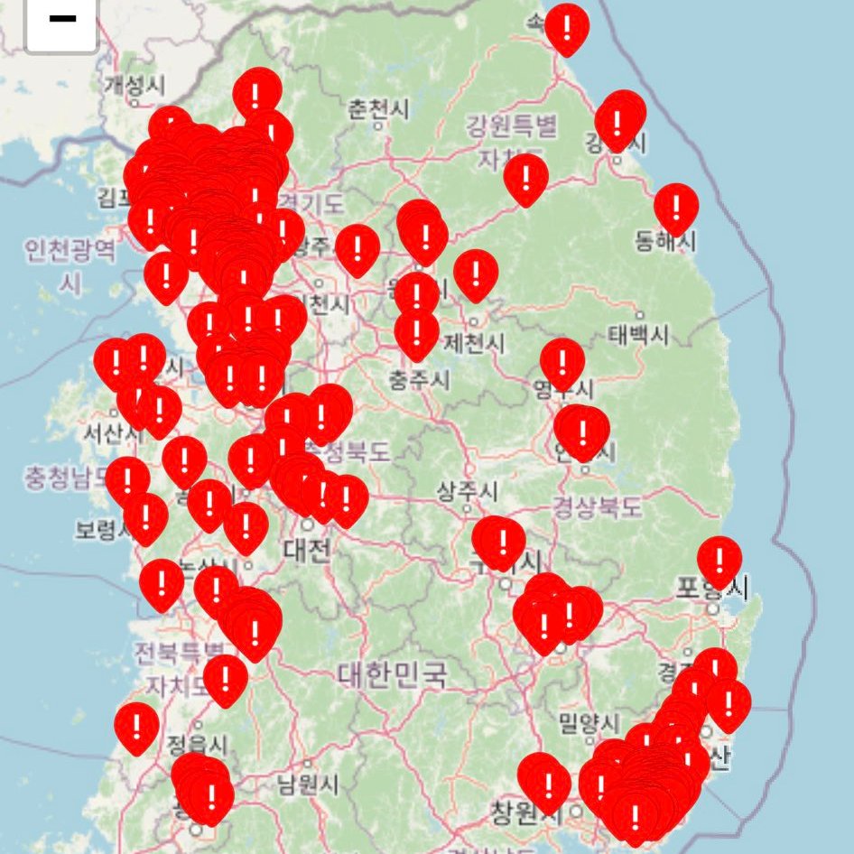 딥페이크 제보 학교가 전국적으로 많았다는거 사람들이 전부 다 잊은 듯이 행동하는게 너무 화가 난다.
계엄령 내린 놈들 없애는거에 누가 반대한대? 딥페이크 사건이 10년전도 아니고 작년에 있었던 일이고 아직 1년도 안 지났음 내가 그때 피해자랑 그 지인들한테 받은 디엠 아직도 남아있고