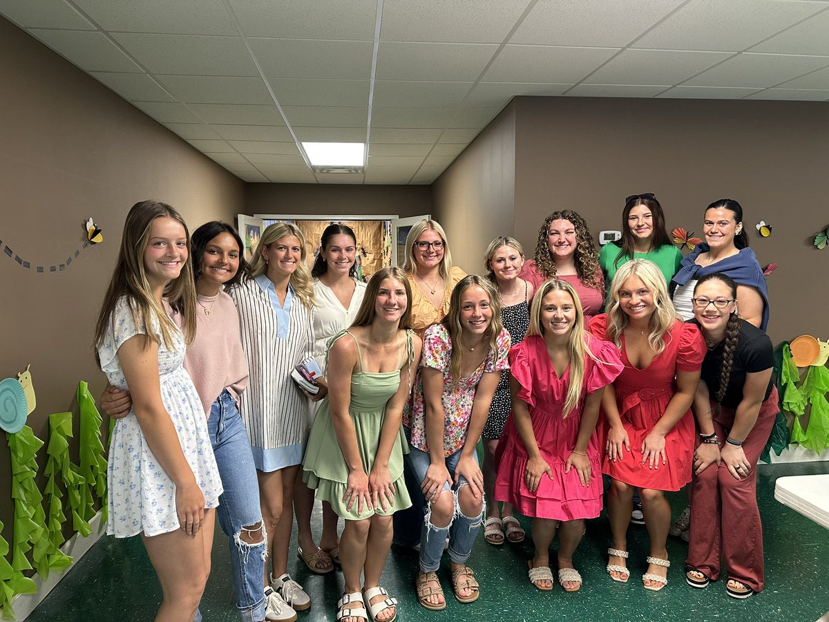 SouthWarren Softball (@swsoftball) on Twitter photo Our FCA Character Coach, Bailee Thomas, is the BEST! ❤️ Thanks for having us at your church this morning & feeding us afterwards. We love how you invest your time into our team & spread your love through Christ. We are very blessed to have you! 🫶 <a href="/bailee_alderson/">Bailee Thomas</a>
<a href="/southernkyfca/">Southern KY FCA</a> Our FCA Character Coach, Bailee Thomas, is the BEST! ❤️ Thanks for having us at your church this morning & feeding us afterwards. We love how you invest your time into our team & spread your love through Christ. We are very blessed to have you! 🫶 <a href="/bailee_alderson/">Bailee Thomas</a>
<a href="/southernkyfca/">Southern KY FCA</a>