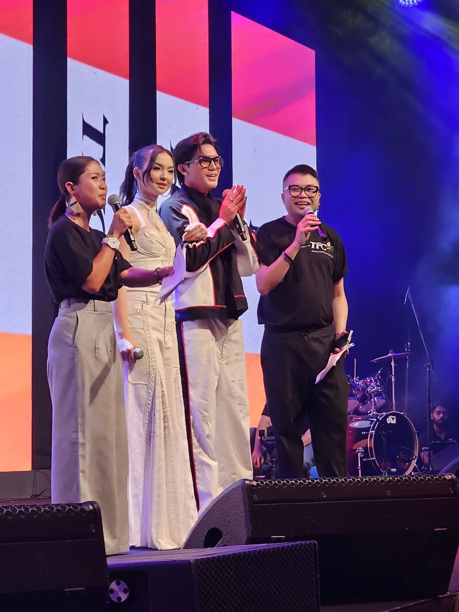 JarrenAbroadOFC's tweet photo. Kairen brought the heat to Kalayaan Karavan ๐ฅ
Dubai, you showed UP! ๐ฆ๐ช๐ต๐ญ
#KairenAtKalayaan #Tag911 #PinoyPride
Thank you DUBAI for having @jarrenglorious and @kakaimontinolaa
MAASSALAM! โจโจโจ https://t.co/jzaTrrp5Yv