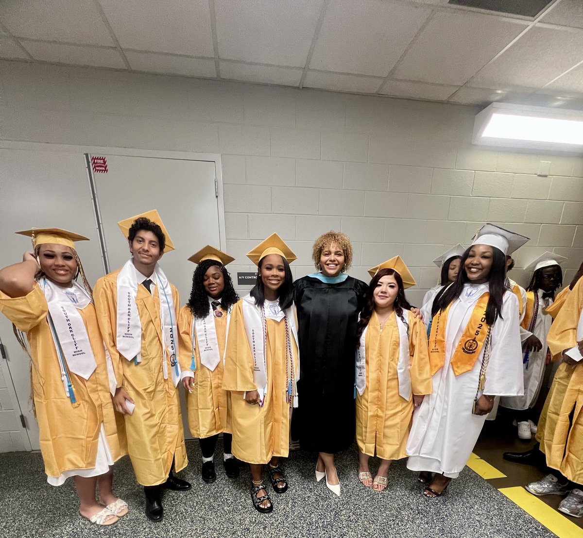 Special congratulations to the 10 scholars (not all pictured) that graduated ONE WHOLE YEAR early! This is first wave of our Freshman Class of 2026 to walk across the stage, some will be done this December, and the rest… the countdown is on! 🕋